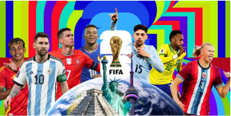 Imagen que muestra el logo de la Copa Mundial de la FIFA 2026 sobre el planeta Tierra en la base, que incluye monumentos emblemáticos como la pirámide de Chichén Itzá de México, la Estatua de la Libertad y la CN Tower de Toronto. Siete estrellas del fútbol internacional, incluidas Lamine, Messi, Ronaldo, Mbappé, Valverde, Neymar y Haaland, están dispuestas alrededor de la copa, todo sobre un fondo geométrico vibrante y colorido.